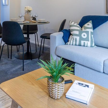 Urban Park Escape 2 Bed 2 Bath W/Carpark Daire Christchurch Dış mekan fotoğraf