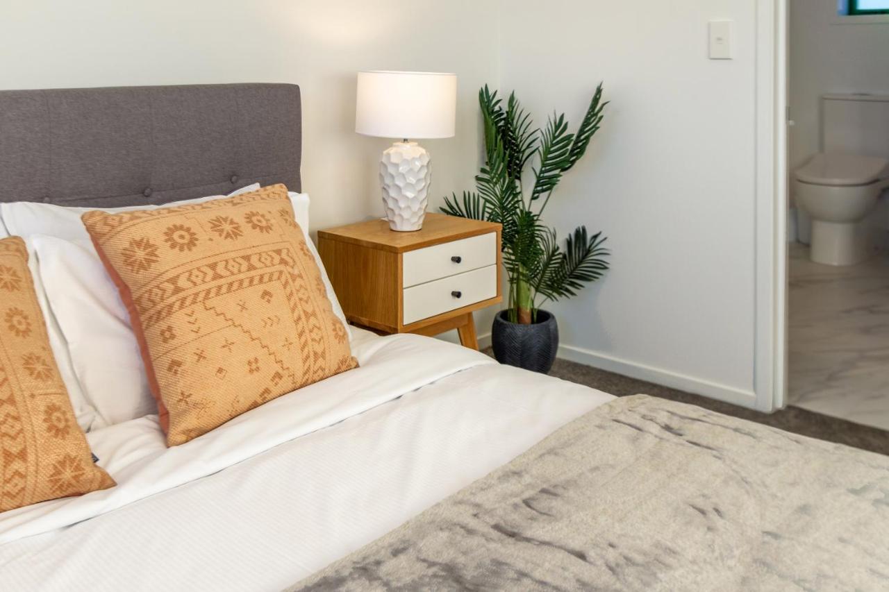 Urban Park Escape 2 Bed 2 Bath W/Carpark Daire Christchurch Dış mekan fotoğraf