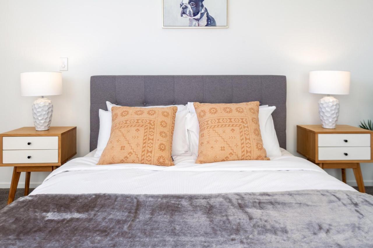 Urban Park Escape 2 Bed 2 Bath W/Carpark Daire Christchurch Dış mekan fotoğraf