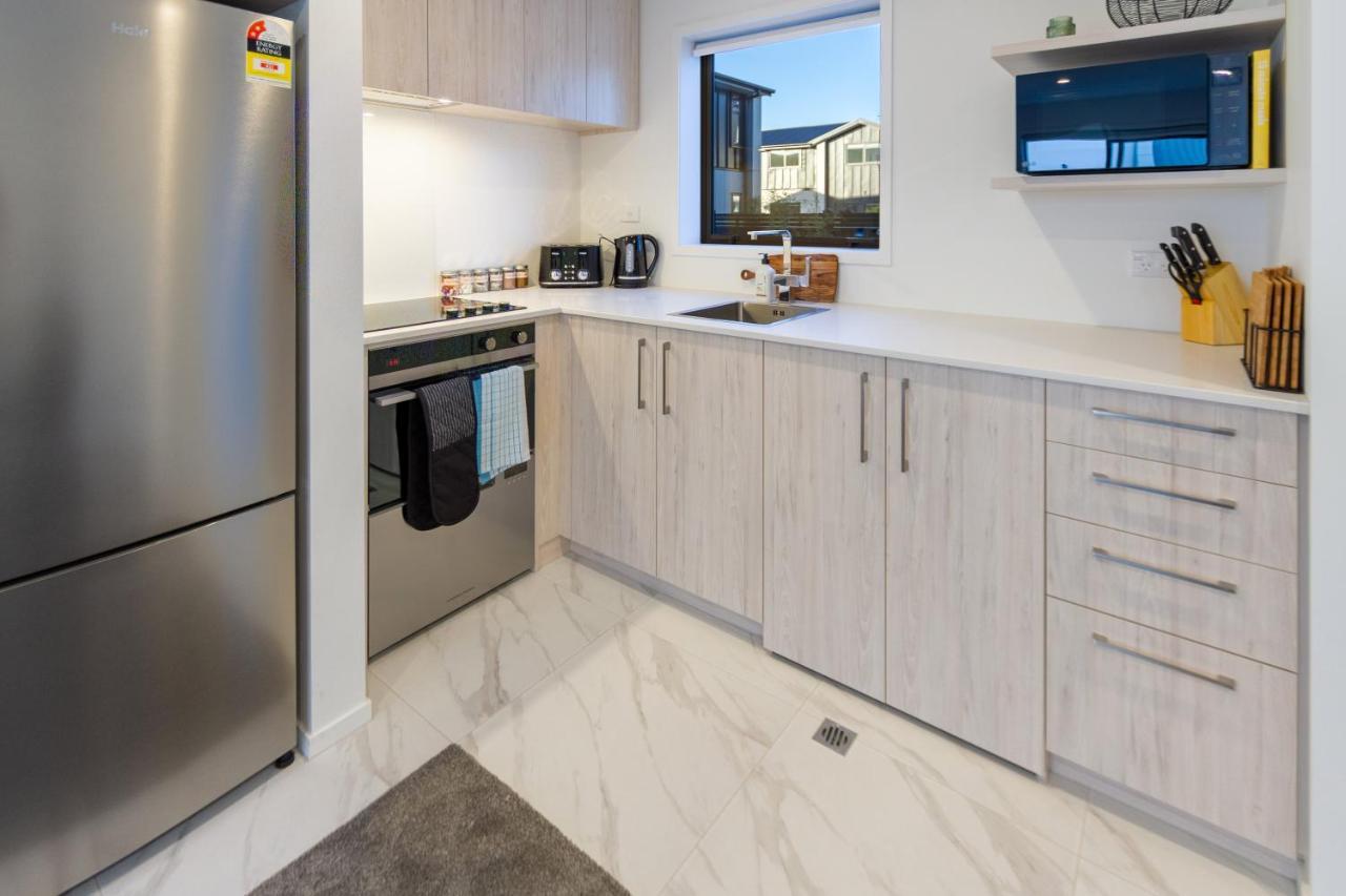 Urban Park Escape 2 Bed 2 Bath W/Carpark Daire Christchurch Dış mekan fotoğraf